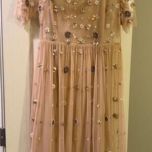 Giani Bernini Floral Embellished Midi Dress - Tan